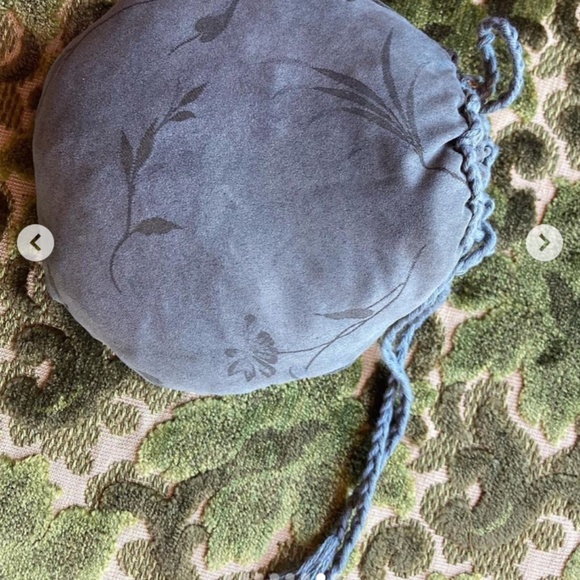 Upcycled handcrafted carry pouch Druid Celtic amulet - Picture 3 of 10